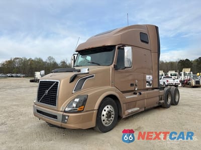 2018 Volvo Vnl 670 2018 Volvo VNL670 6x4 T/A Sleeper Truck Tractor 4V4NC9EH0JN891304 - główne zdjęcie licytacji z USA - miniatura