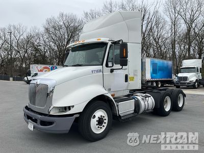 2014 International 8600 2014 International 8600 6x4 T/A Day Cab Truck Tractor 1HSHXSNR8EH041235 - główne zdjęcie licytacji z USA - miniatura