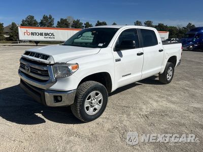 2016 Toyota Tundra 2016 Toyota Tundra SR5 4x4 Crew Cab Pickup 5TFDW5F13GX545429 - główne zdjęcie licytacji z USA - miniatura