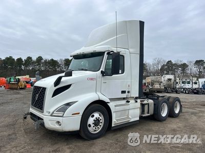2019 Volvo Vnr 2019 Volvo VNR 6x4 T/A Day Cab Truck Tractor (Inoperable) 4V4WC9EG5KN196460 - główne zdjęcie licytacji z USA - miniatura