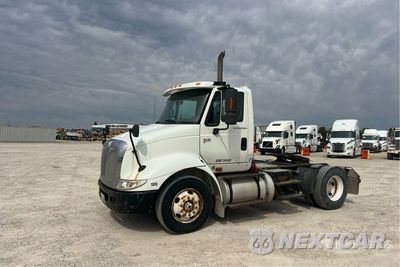 2007 International 8600 2007 International 8600 4x2 S/A Day Cab Truck Tractor 1HSHWAHN87J479934 - główne zdjęcie licytacji z USA - miniatura