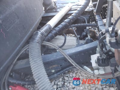 Zdjęcie 7 z 11 samochodu: 2020 ISUZU NPR HD VIN:54DB4W1B9LS806049 - miniatura