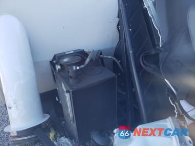 Zdjęcie 6 z 11 samochodu: 2020 ISUZU NPR HD VIN:54DB4W1B9LS806049 - miniatura