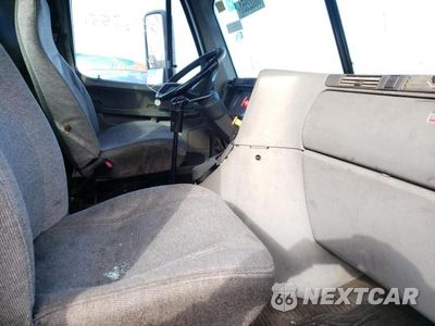 Piąte zdjęcie samochodu w środku: 2007 FREIGHTLINER CONVENTIONAL COLUMBIA VIN:1FUJA6CV37LX24598 - miniatura