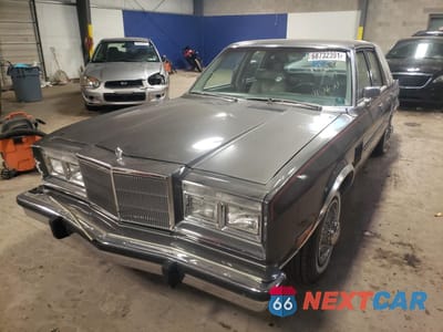 Drugie zdjęcie samochodu z przodu: 1983 CHRYSLER NEW YORKER FIFTH AVENUE VIN:2C3BF66P0DR120895 - miniatura