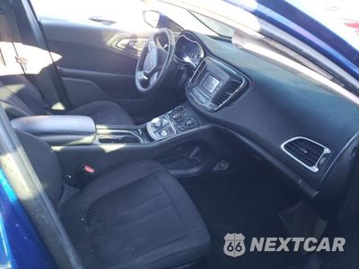 Piąte zdjęcie samochodu w środku: 2015 CHRYSLER 200 LIMITED VIN:1C3CCCAB6FN697597 - miniatura