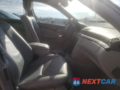 Piąte zdjęcie samochodu w środku: 2001 MERCEDES-BENZ S 500 VIN:WDBNG75J11A196651 - miniatura