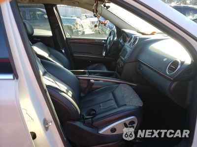 Piąte zdjęcie samochodu w środku: 2011 MERCEDES-BENZ GL 450 4MATIC VIN:4JGBF7BE4BA688196 - miniatura