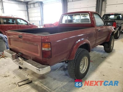 Czwarte zdjęcie samochodu z boku: 1991 TOYOTA PICKUP 1/2 TON SHORT WHEELBASE DLX VIN:JT4VN01D1M0004668 - miniatura