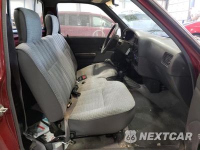 Piąte zdjęcie samochodu w środku: 1991 TOYOTA PICKUP 1/2 TON SHORT WHEELBASE DLX VIN:JT4VN01D1M0004668 - miniatura