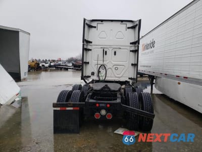Zdjęcie 6 z 10 samochodu: 2018 FREIGHTLINER CASCADIA 126 VIN:3AKJHHDR9JSKB2022 - miniatura