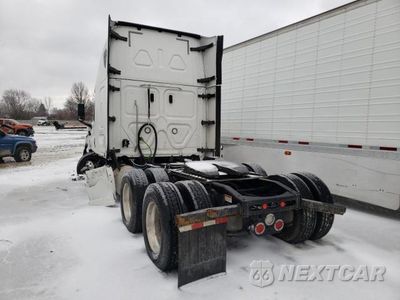 Trzecie zdjęcie samochodu z tyłu: 2018 FREIGHTLINER CASCADIA 126 VIN:3AKJHHDR9JSKB2022 - miniatura