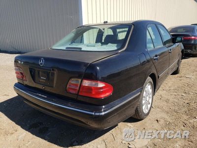 Czwarte zdjęcie samochodu z boku: 2001 MERCEDES-BENZ E 320 VIN:WDBJF65J11B363712 - miniatura