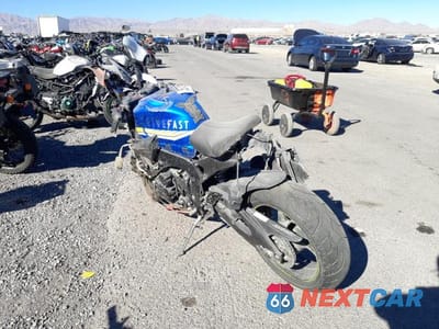 Trzecie zdjęcie samochodu z tyłu: 2018 SUZUKI GSX-R600 VIN:JS1GN7FA5J2100474 - miniatura