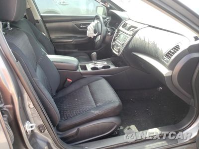 Piąte zdjęcie samochodu w środku: 2017 NISSAN ALTIMA 2.5 VIN:1N4AL3AP7HC159249 - miniatura