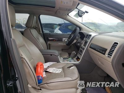 Piąte zdjęcie samochodu w środku: 2009 LINCOLN MKX VIN:2LMDU88C29BJ06920 - miniatura