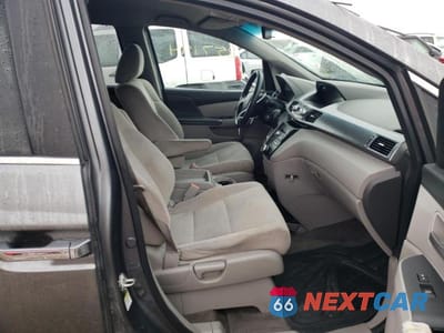 Piąte zdjęcie samochodu w środku: 2011 HONDA ODYSSEY EX VIN:5FNRL5H46BB019188 - miniatura
