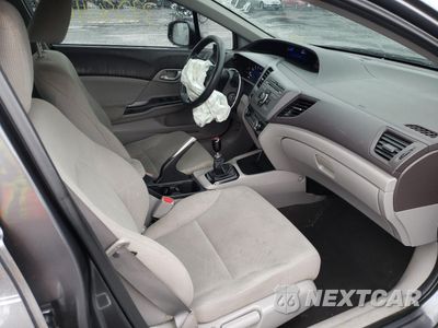 Piąte zdjęcie samochodu w środku: 2012 HONDA CIVIC LX VIN:19XFB2E58CE073312 - miniatura