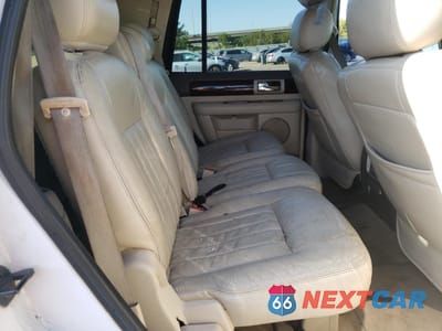 Zdjęcie 6 z 12 samochodu: 2004 LINCOLN NAVIGATOR VIN:5LMFU27R94LJ23856 - miniatura