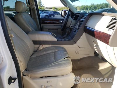 Piąte zdjęcie samochodu w środku: 2004 LINCOLN NAVIGATOR VIN:5LMFU27R94LJ23856 - miniatura
