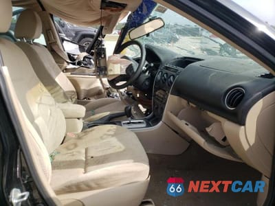 Piąte zdjęcie samochodu w środku: 2006 MAZDA 6 I VIN:1YVFP80C965M29822 - miniatura