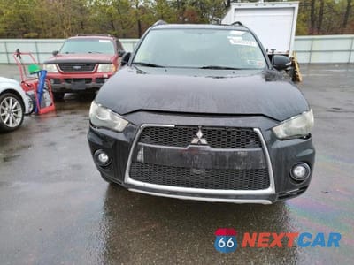Zdjęcie 9 z 10 samochodu: 2010 MITSUBISHI OUTLANDER SE VIN:JA4AS3AW0AZ012644 - miniatura