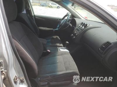 Piąte zdjęcie samochodu w środku: 2010 NISSAN ALTIMA BASE VIN:1N4AL2AP6AN545973 - miniatura
