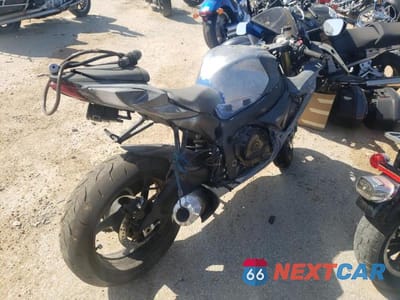 Czwarte zdjęcie samochodu z boku: 2021 SUZUKI GSX-R750 VIN:JS1GR7MA6M7100126 - miniatura