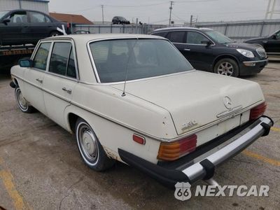 Trzecie zdjęcie samochodu z tyłu: 1975 MERCEDES BENZ 200 SERIES VIN:11501712026386 - miniatura