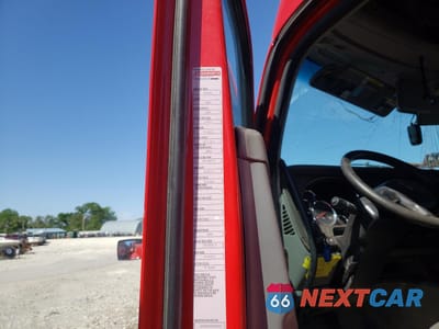 Zdjęcie 10 z 10 samochodu: 2019 KENWORTH CONSTRUCTION T680 VIN:1XKYDP9X2KJ244766 - miniatura