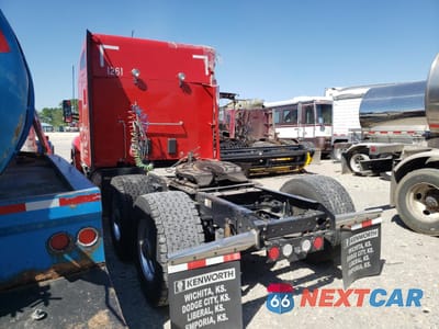 Trzecie zdjęcie samochodu z tyłu: 2019 KENWORTH CONSTRUCTION T680 VIN:1XKYDP9X2KJ244766 - miniatura