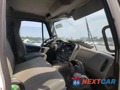 Piąte zdjęcie samochodu w środku: 2014 FREIGHTLINER M2 106 MEDIUM DUTY VIN:3ALACWDT2FDFM1544 - miniatura