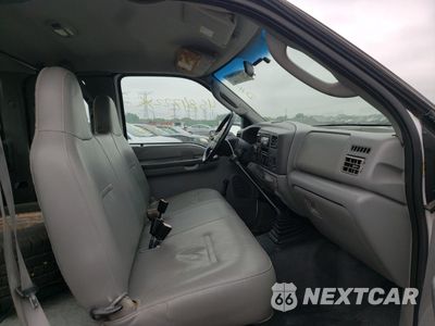 Piąte zdjęcie samochodu w środku: 2004 FORD F350 SRW SUPER DUTY VIN:1FTSX30L54EB69777 - miniatura