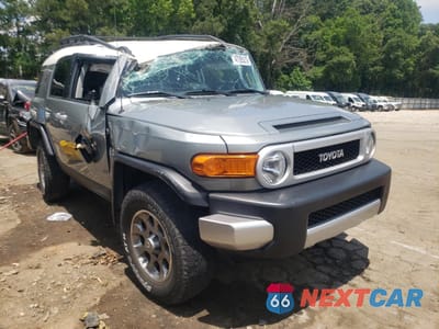 2011 TOYOTA FJ CRUISER JTEBU4BF1BK112301 - główne zdjęcie licytacji z USA - miniatura
