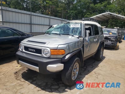 Drugie zdjęcie samochodu z przodu: 2011 TOYOTA FJ CRUISER VIN:JTEBU4BF1BK112301 - miniatura