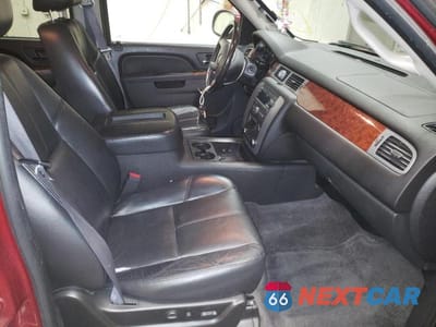 Piąte zdjęcie samochodu w środku: 2011 GMC YUKON XL K1500 SLT VIN:1GKS2KE36BR233658 - miniatura