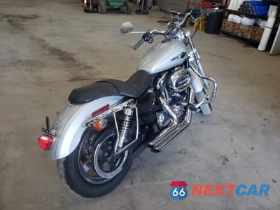Czwarte zdjęcie samochodu z boku: 2012 HARLEY-DAVIDSON XL1200 C VIN:1HD1CT318CC442866 - miniatura