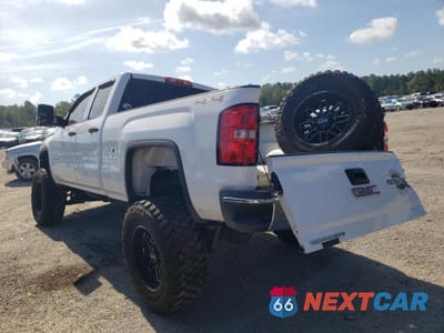 Trzecie zdjęcie samochodu z tyłu: 2015 GMC SIERRA K2500 HEAVY DUTY VIN:1GT22XEGXFZ529994 - miniatura