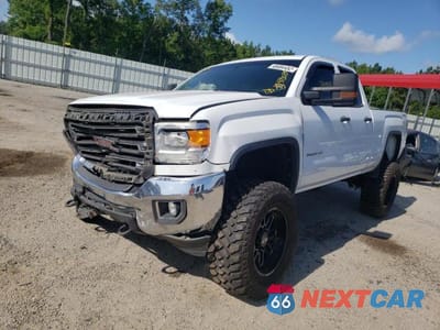 Drugie zdjęcie samochodu z przodu: 2015 GMC SIERRA K2500 HEAVY DUTY VIN:1GT22XEGXFZ529994 - miniatura