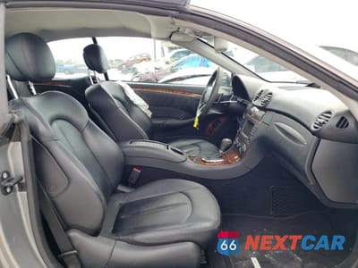 Piąte zdjęcie samochodu w środku: 2009 MERCEDES-BENZ CLK 350 VIN:WDBTK56F49T108146 - miniatura