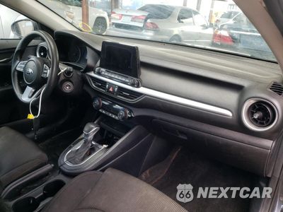 Zdjęcie 9 z 10 samochodu: 2019 KIA FORTE FE VIN:3KPF24AD2KE128344 - miniatura