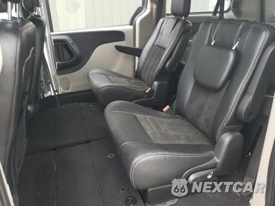 Zdjęcie 6 z 10 samochodu: 2019 DODGE GRAND CARAVAN SXT VIN:2C4RDGCG9KR579902 - miniatura