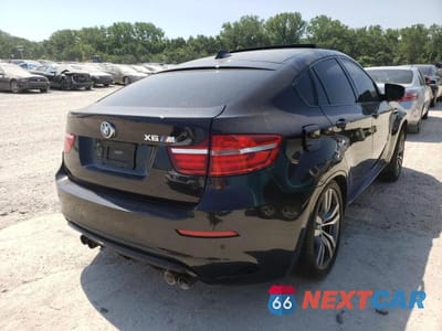 Czwarte zdjęcie samochodu z boku: 2014 BMW X6 M VIN:5YMGZ0C5XE0J99861 - miniatura