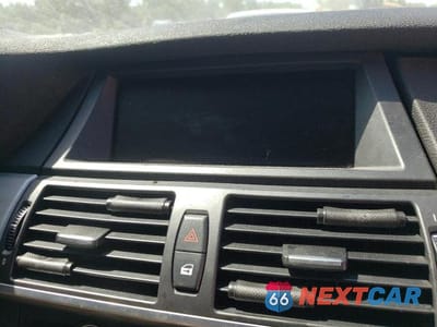 Zdjęcie 9 z 10 samochodu: 2014 BMW X6 M VIN:5YMGZ0C5XE0J99861 - miniatura