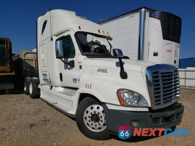 2013 FREIGLINER CASCADIA 125 1FUJGLDR5DLBW8808 - główne zdjęcie licytacji z USA - miniatura