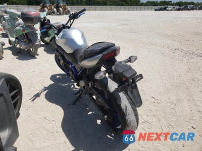 Trzecie zdjęcie samochodu z tyłu: 2020 SUZUKI SV650 VIN:JS1VP55A9L7100426 - miniatura