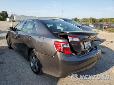 Trzecie zdjęcie samochodu z tyłu: 2014 TOYOTA CAMRY SE VIN:4T1BK1FKXEU539514 - miniatura