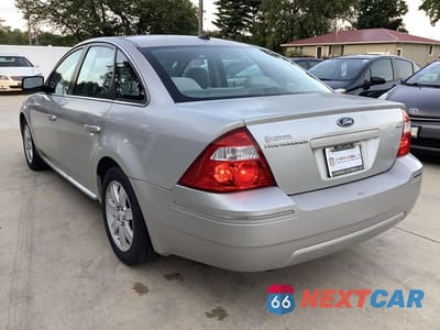 Zdjęcie 6 z 25 samochodu: 2007 FORD FIVE HUNDRED SEL VIN:1FAHP241X7G156308 - miniatura
