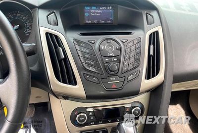 Zdjęcie 12 z 13 samochodu: 2012 FORD FOCUS SEL VIN:1FAHP3H20CL209740 - miniatura