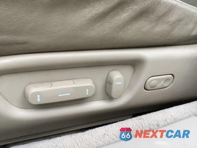 Zdjęcie 41 z 59 samochodu: 2008 ACURA RL VIN:JH4KB16638C003035 - miniatura